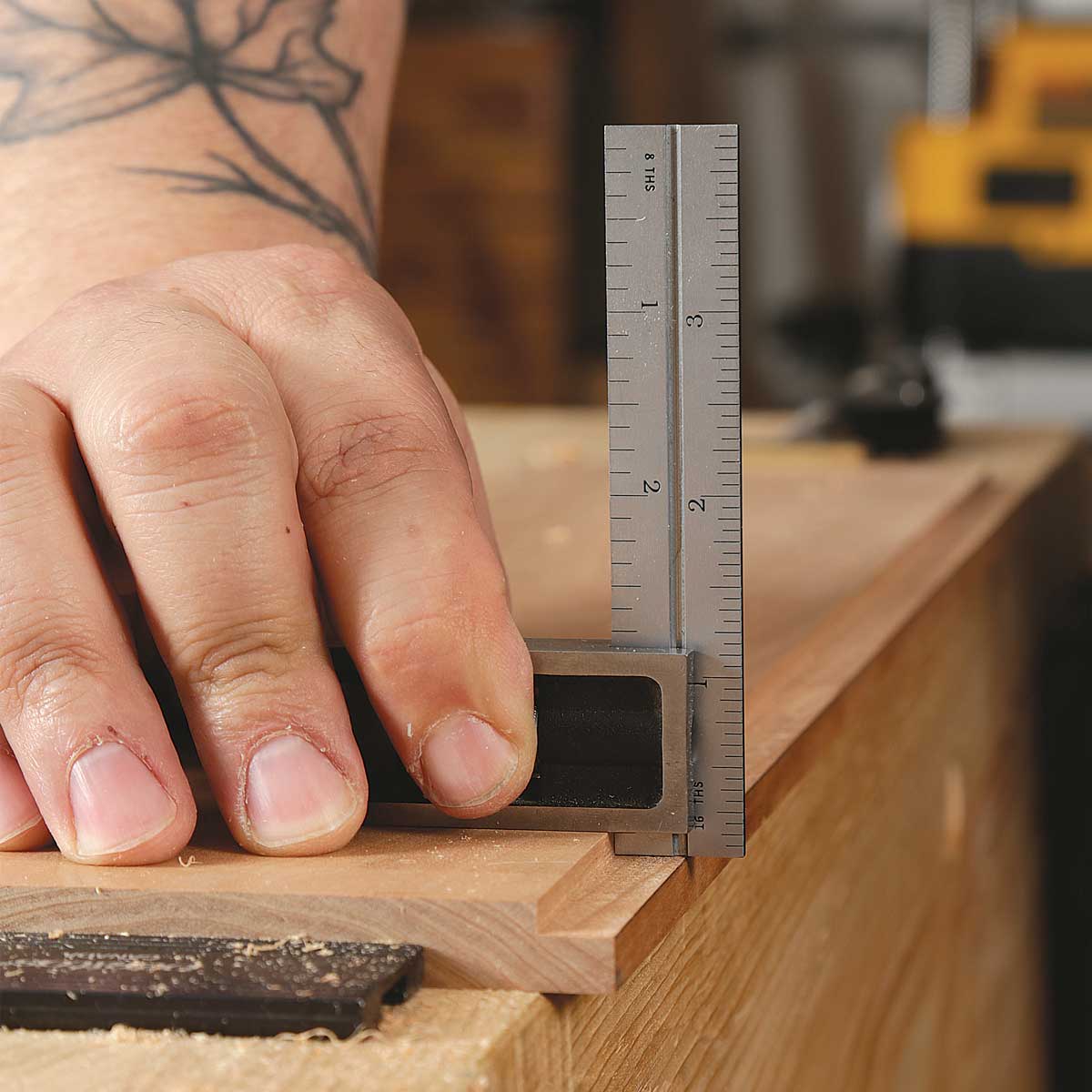 Three ways handtool woodworkers cut a rabbet joint