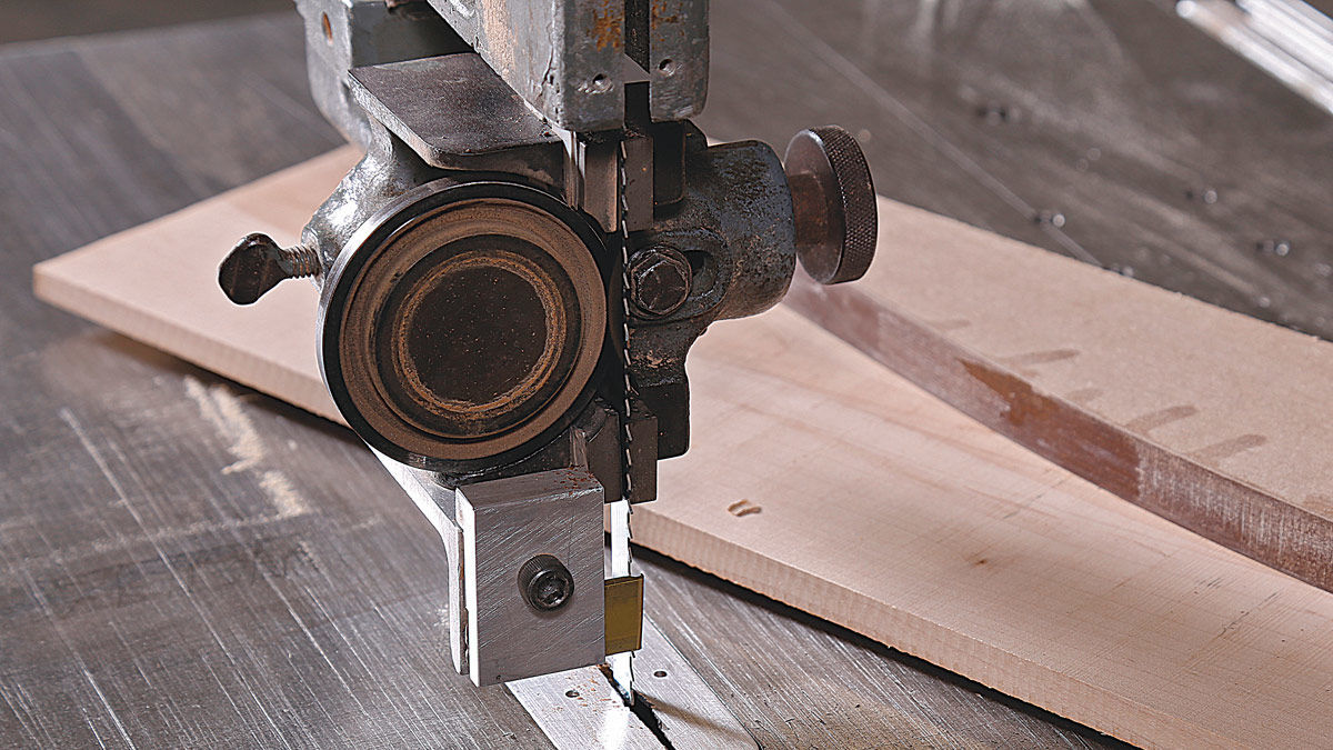 Brian Boggs’ Bandsaw Guide to Cutting Curves Fine Woodworking