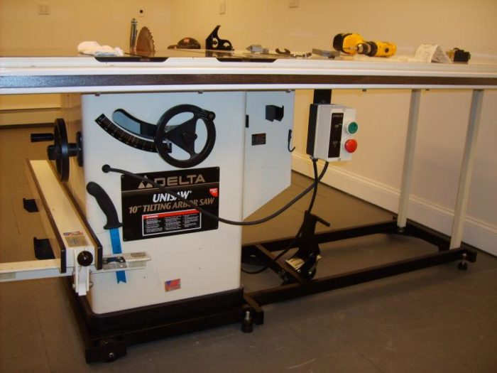 Biesemeyer Splitter - FineWoodworking