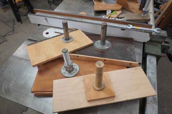 Using a router at the lathe - FineWoodworking