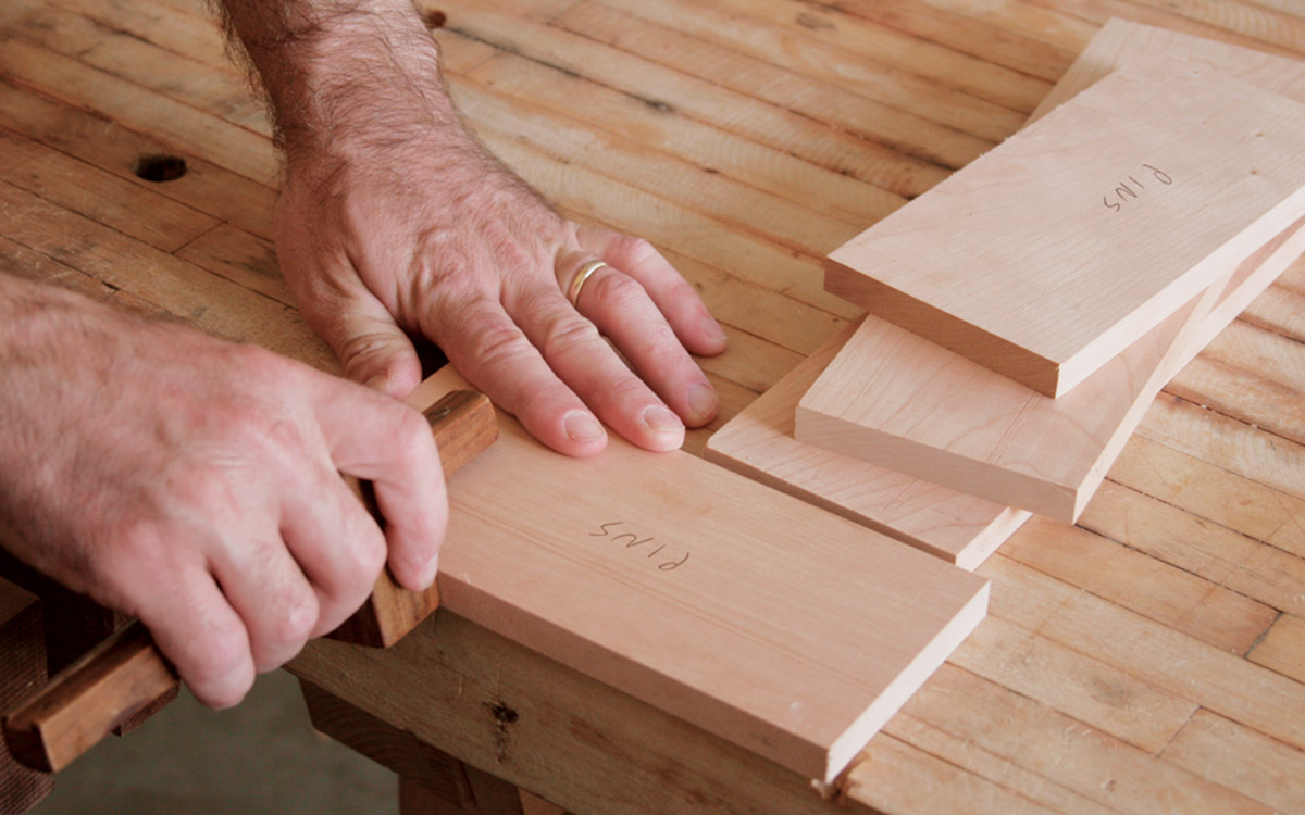 Scribe a double line across the face