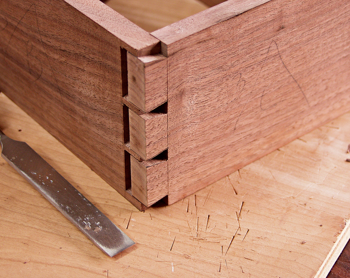 A Dovetail Box with Wooden Hinges, Part 1 FineWoodworking