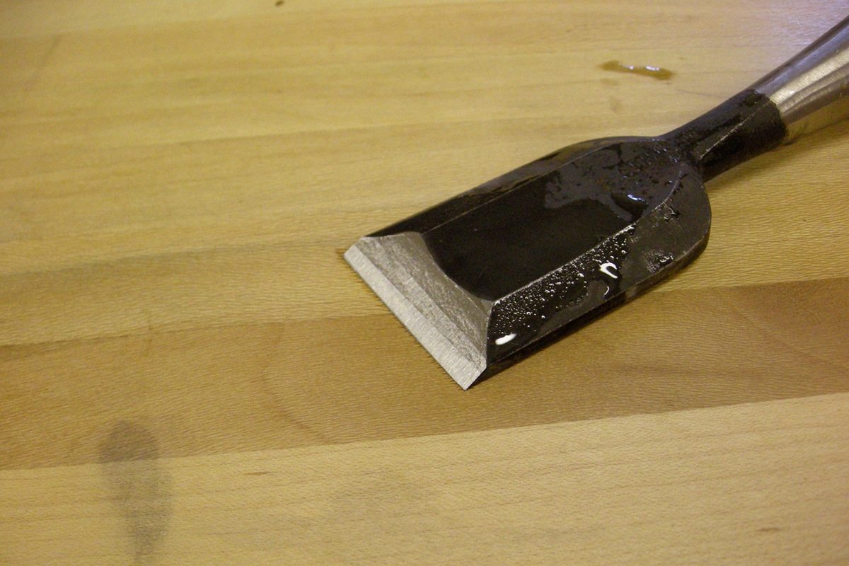 Japanese Chisel Tuneup Flattening the Back FineWoodworking