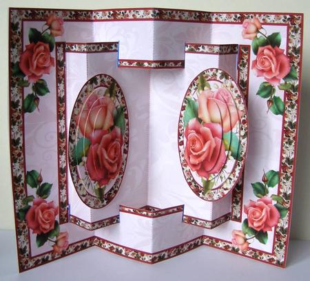 3D Concertina Pop out Downton Roses CUP607557 173 Craftsuprint