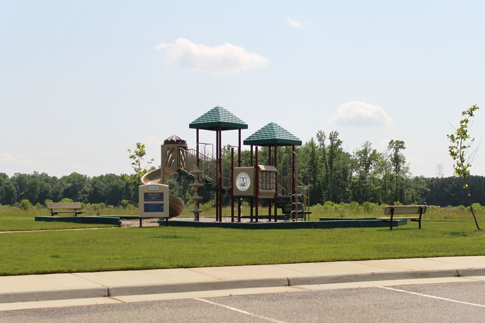 Kings Fork Farm, Queens Point Dr Suffolk, VA 23434 Community