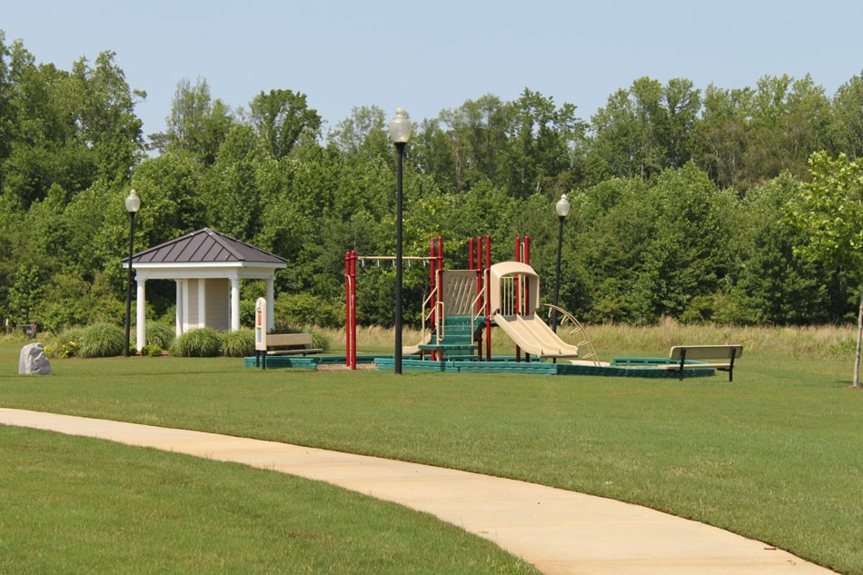 Kings Fork Farm, Queens Point Dr Suffolk, VA 23434 Community