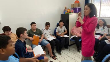 Treinamento de habilidades sociais para adolescentes com TEA e dificuldades sociais