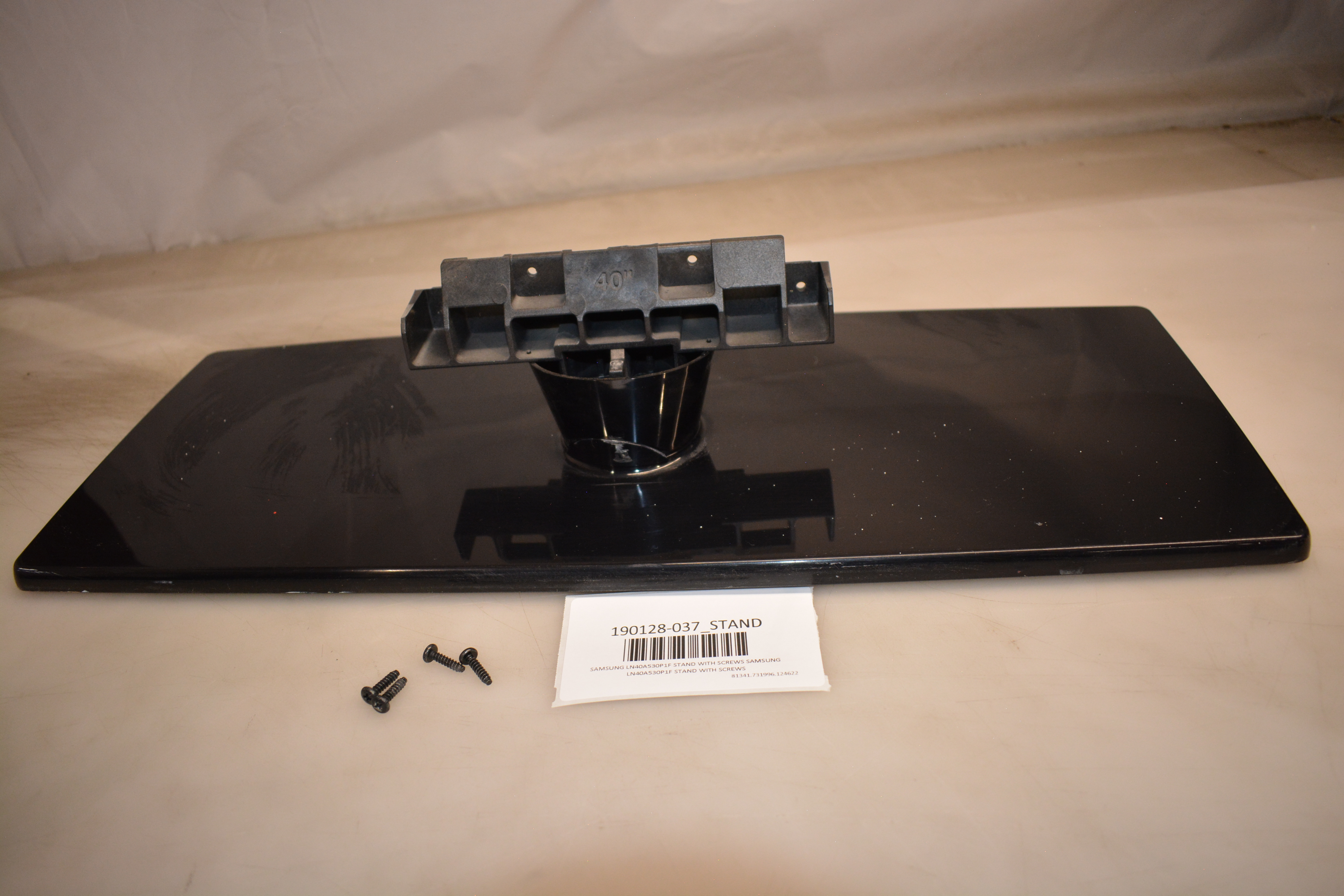SAMSUNG LN40A530P1F STAND WITH SCREWS SAMSUNG LN40A530P1F STAND WITH