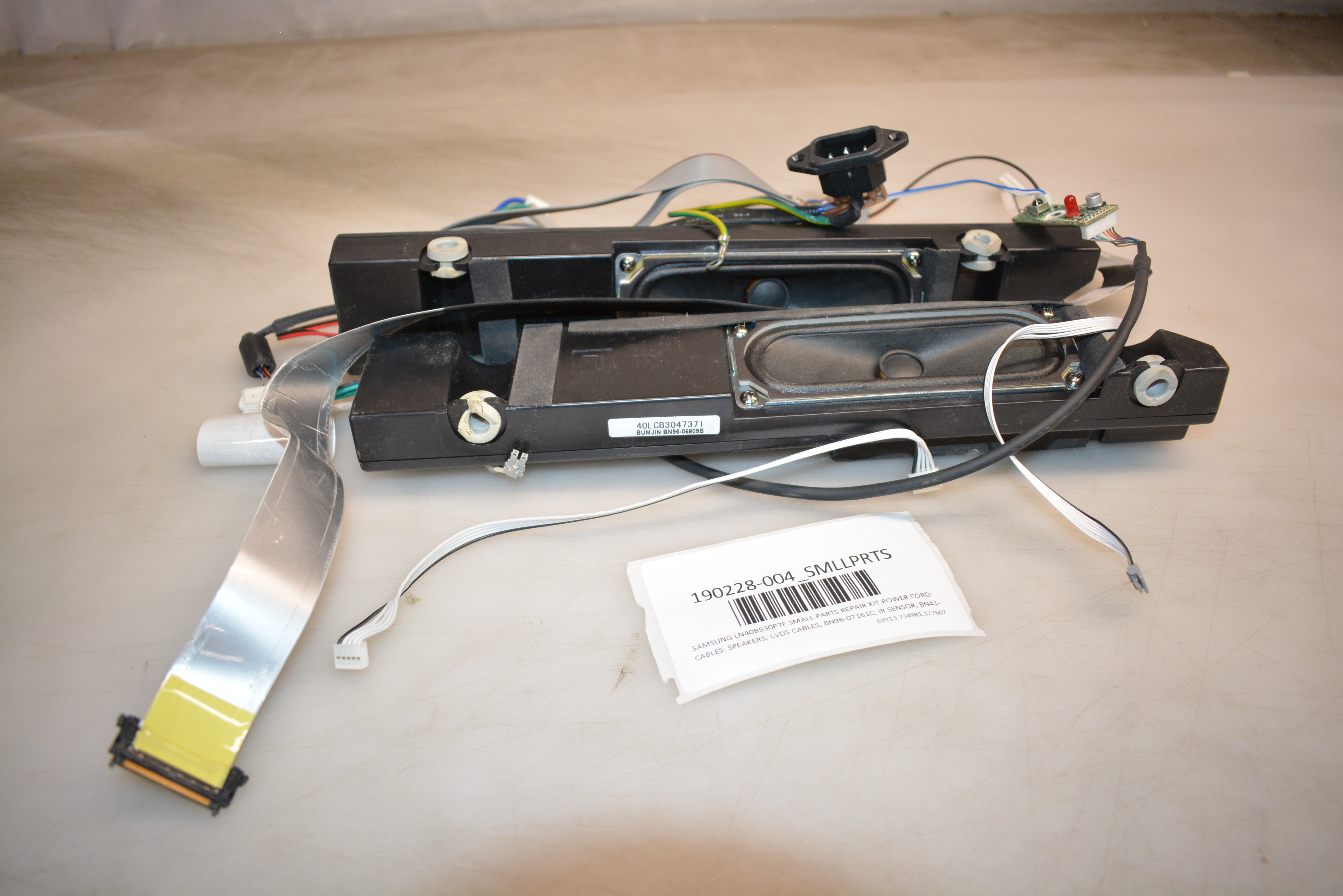 SAMSUNG LN40B530P7F SMALL PARTS REPAIR KIT POWER CORD; CABLES; SPEAKERS