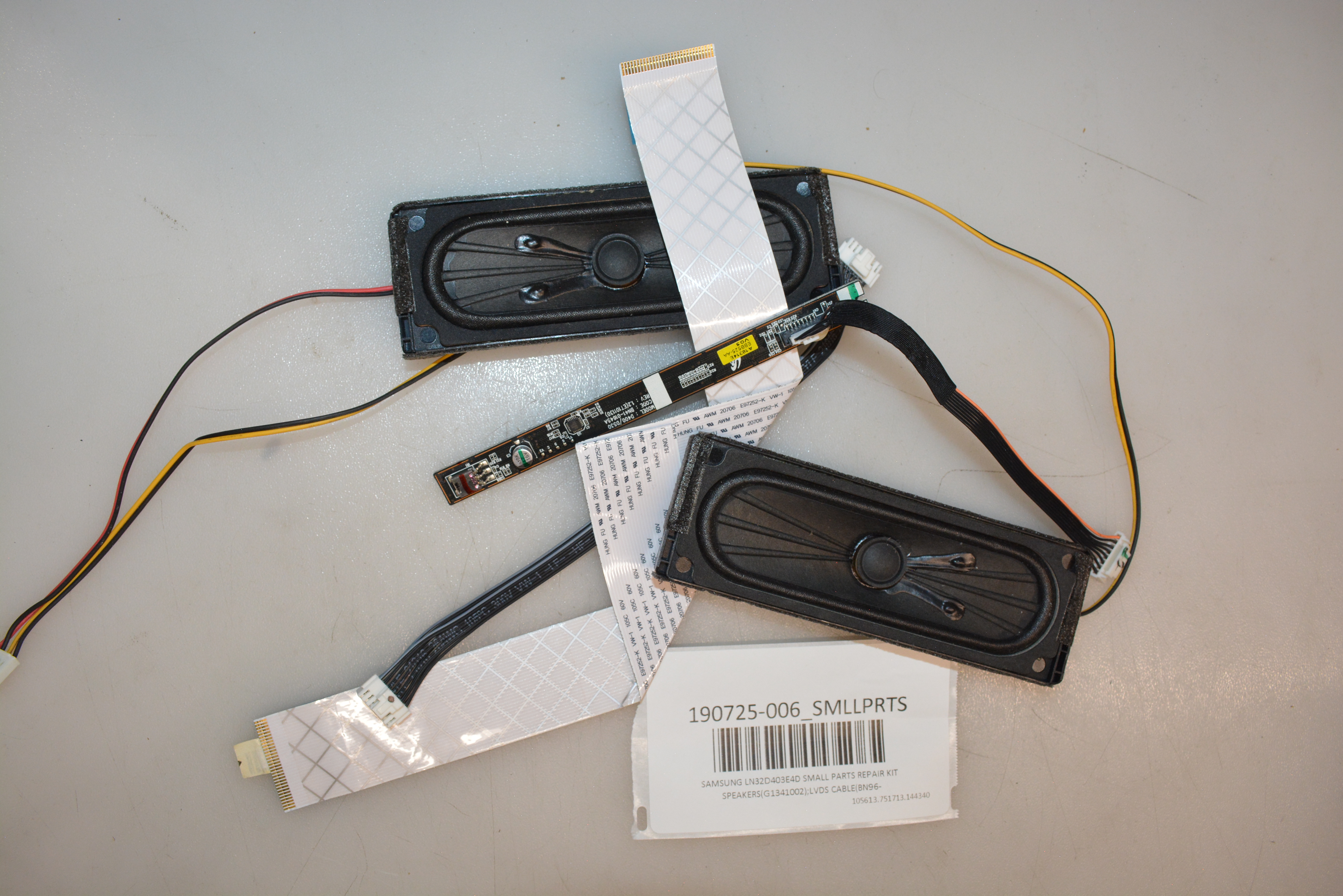 SAMSUNG LN32D403E4D SMALL PARTS REPAIR KIT SPEAKERS(G1341002);LVDS