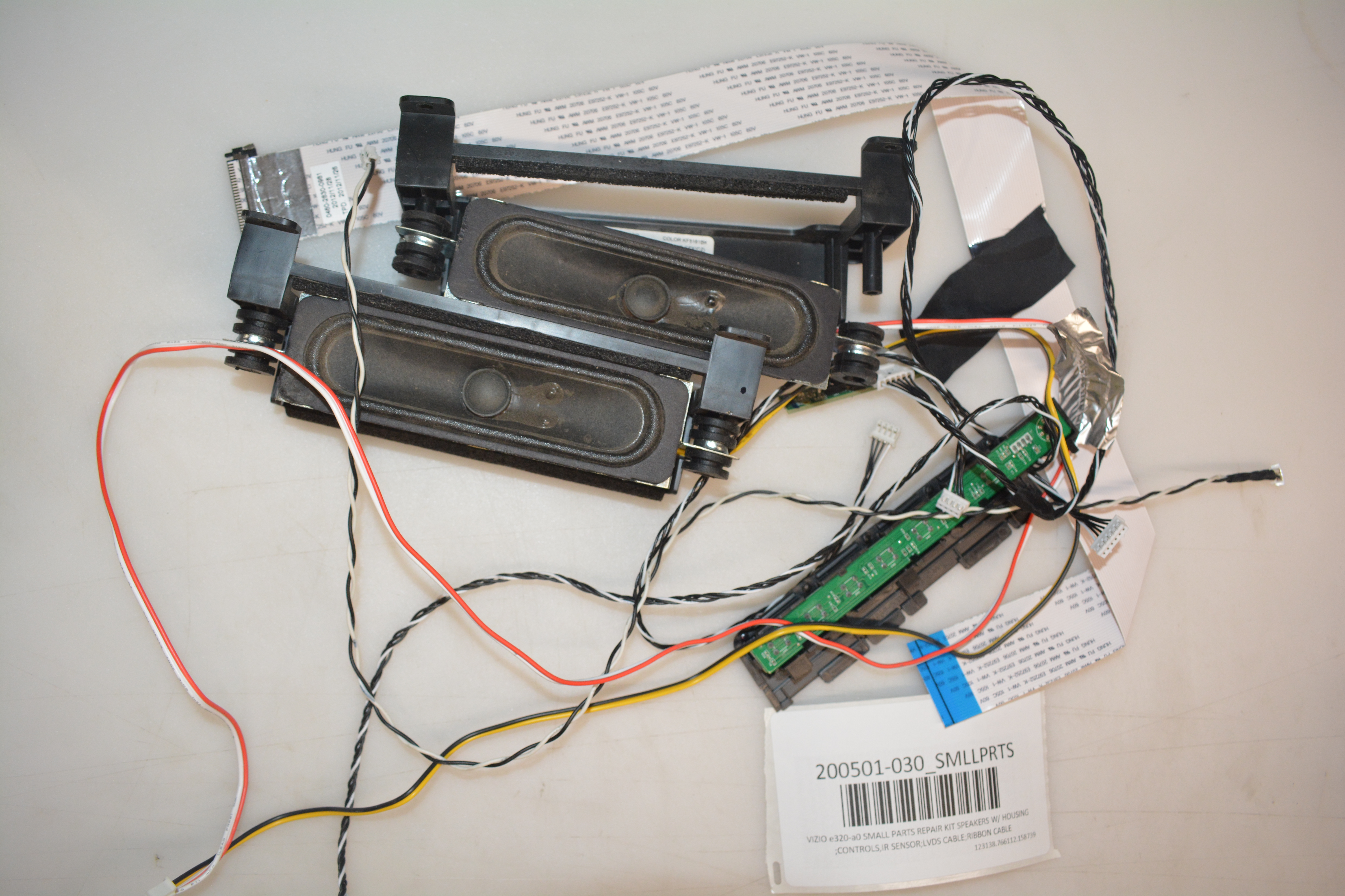 VIZIO E320A0 SMALL PARTS REPAIR KIT SPEAKERS W/ HOUSING ;CONTROLS,IR