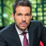 Javi Gomez hace bulling a Luis Jones Logo