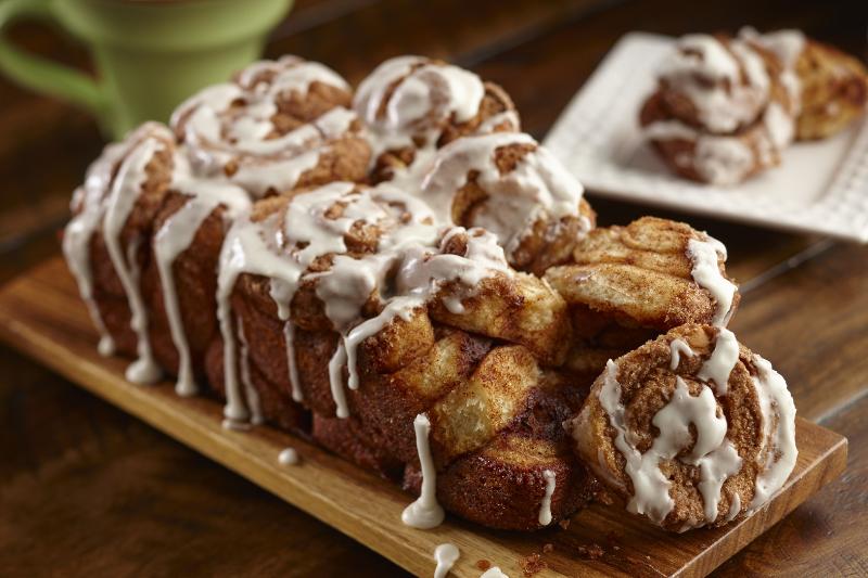 Cinnamon Roll PullApart Bread