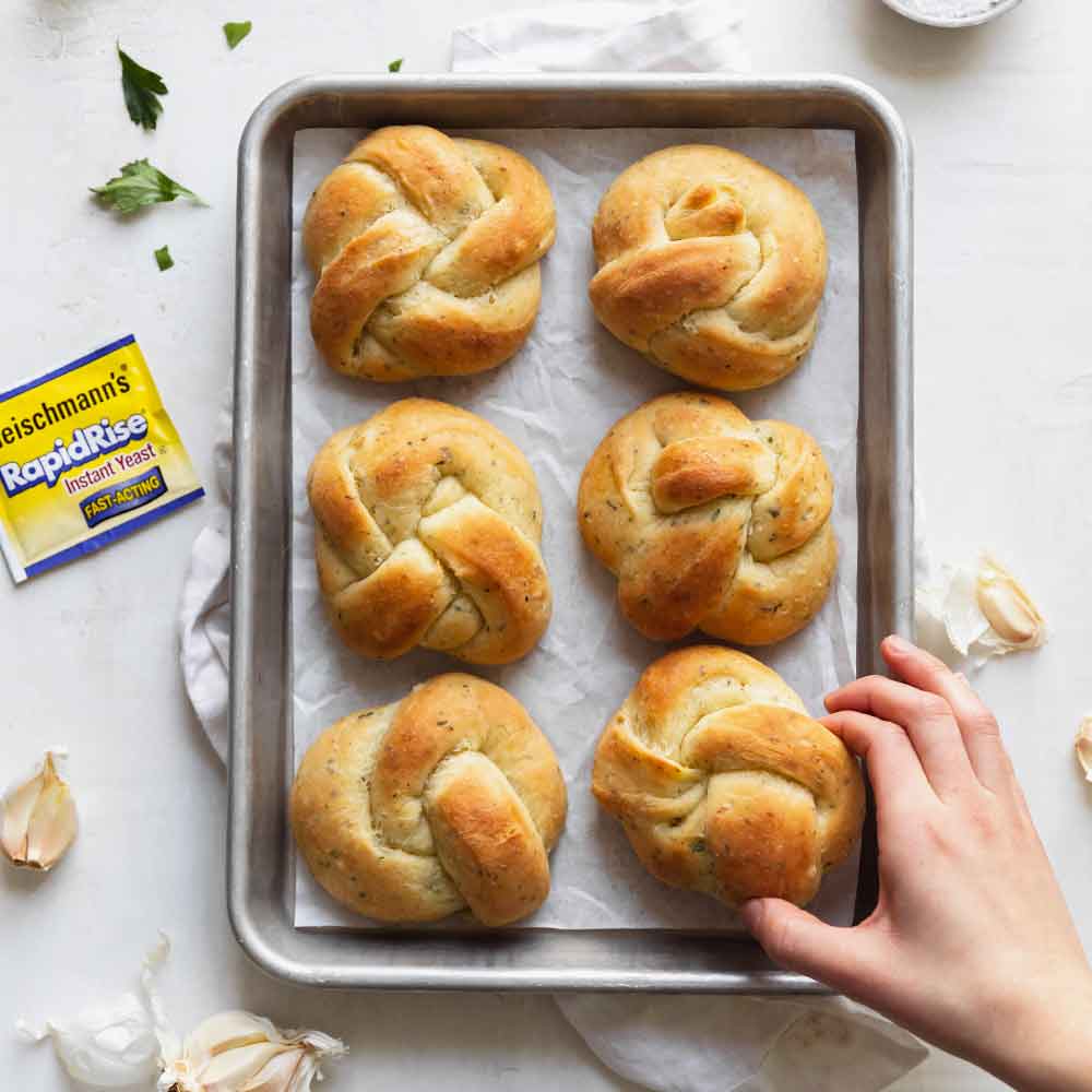 Garlic Knot Dinner Rolls