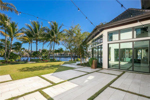 141 Bay Colony Drive, Fort Lauderdale, FL 33308