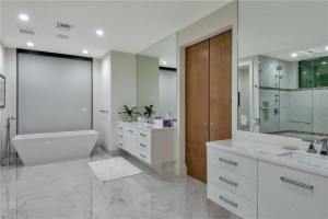 2 Fiesta Way, Fort Lauderdale, FL 33301