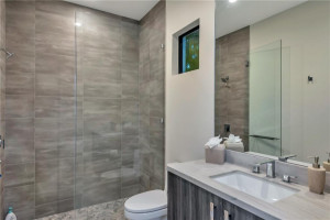 2 Fiesta Way, Fort Lauderdale, FL 33301