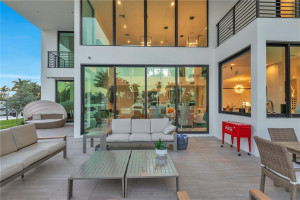 2 Fiesta Way, Fort Lauderdale, FL 33301