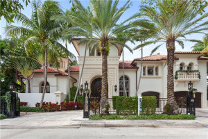 813 Riviera Drive, Fort Lauderdale, FL 33301