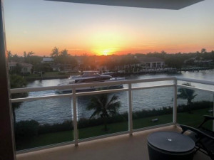 1160 Hillsboro Mile, 305, Hillsboro Beach, FL 33062
