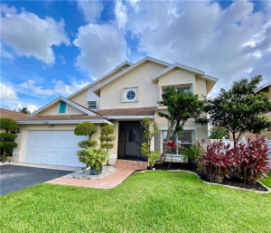9710 SW 9th Court, Pembroke Pines, FL 33025