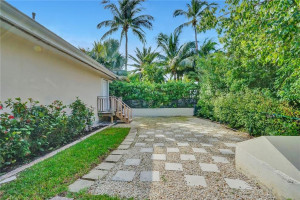 393 Centre Island, Golden Beach, FL 33160