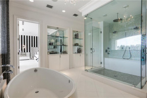 36 Minnetonka Road, Sea Ranch Lakes, FL 33308