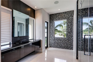 36 Minnetonka Road, Sea Ranch Lakes, FL 33308