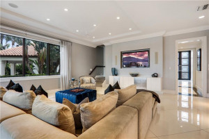 36 Minnetonka Road, Sea Ranch Lakes, FL 33308