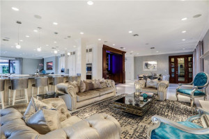 36 Minnetonka Road, Sea Ranch Lakes, FL 33308