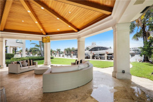 36 Minnetonka Road, Sea Ranch Lakes, FL 33308