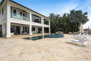 36 Minnetonka Road, Sea Ranch Lakes, FL 33308