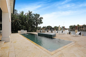 36 Minnetonka Road, Sea Ranch Lakes, FL 33308