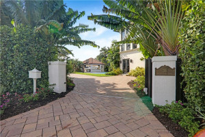 36 Minnetonka Road, Sea Ranch Lakes, FL 33308