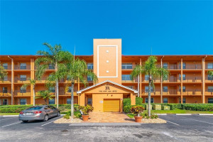 Photo for 701 SW 141st Avenue, 401R, Pembroke Pines, FL 33027 - Listing #FX-10286993 701 SW 141st Avenue, 401R, Pembroke Pines, FL 33027