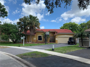 11080 NW 18th Court, Plantation, FL 33322