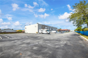 7450 W 4th Avenue, Hialeah, FL 33014