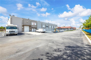 7450 W 4th Avenue, Hialeah, FL 33014