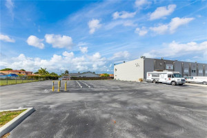 7450 W 4th Avenue, Hialeah, FL 33014