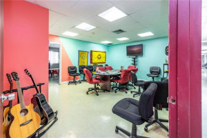 7450 W 4th Avenue, Hialeah, FL 33014