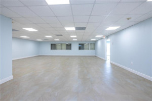 7450 W 4th Avenue, Hialeah, FL 33014