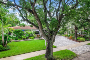 1950 NE 60th Street, Fort Lauderdale, FL 33308