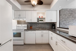 1201 Hillcrest Court, 203, Hollywood, FL 33021