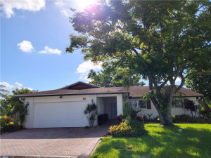 5200 Holly Circle, Tamarac, FL 33319
