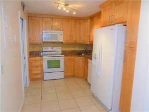 3621 Oaks Clubhouse Drive, 204, Pompano Beach, FL 33069