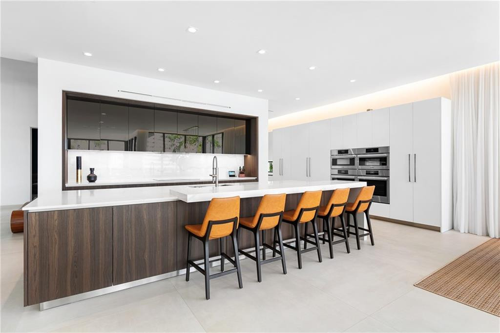 Eat-In Chef's Kitchen