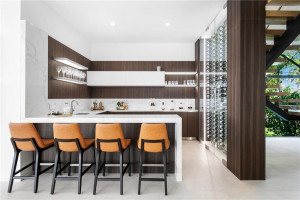 2401 Solar Plaza Drive, Fort Lauderdale, FL 33301