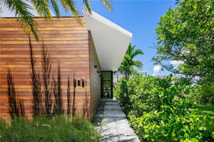 2401 Solar Plaza Drive, Fort Lauderdale, FL 33301