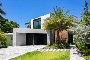 2401 Solar Plaza Drive, Fort Lauderdale, FL 33301