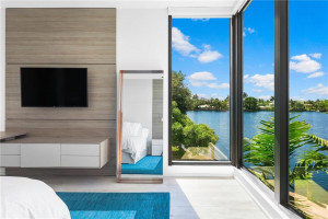 2401 Solar Plaza Drive, Fort Lauderdale, FL 33301